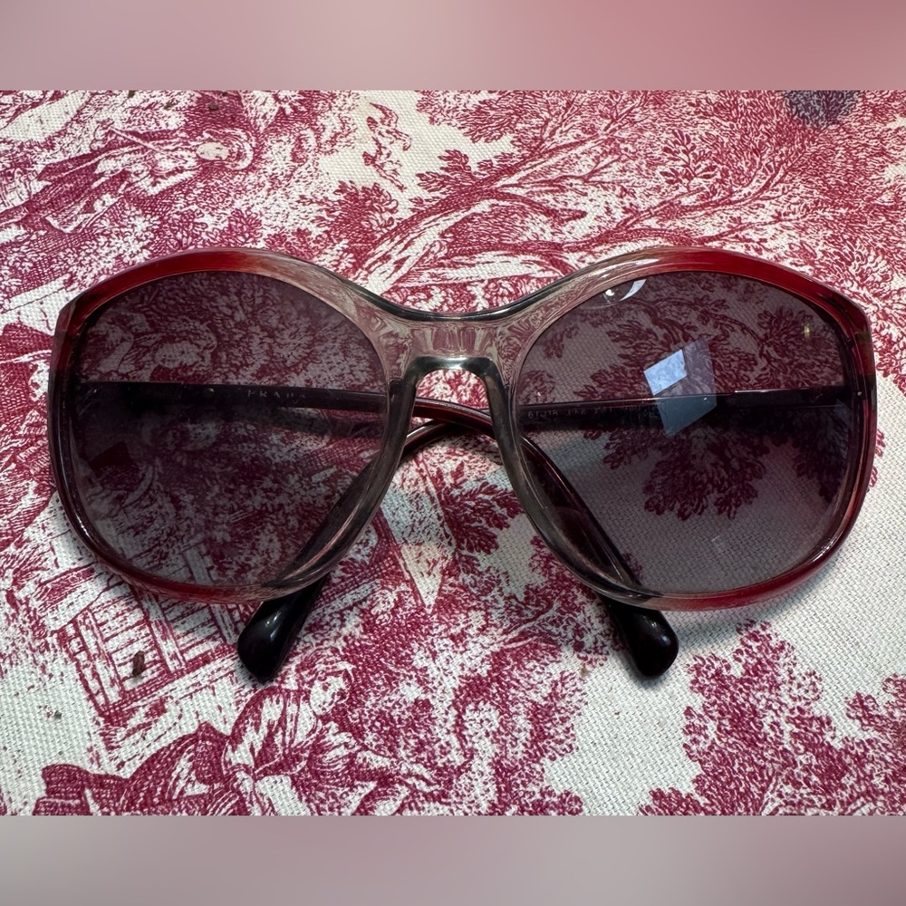 Prada SPR 09N Burgundy Oversized Sunglasses Made in Italy Gradient Lens - Picture 2 of 7